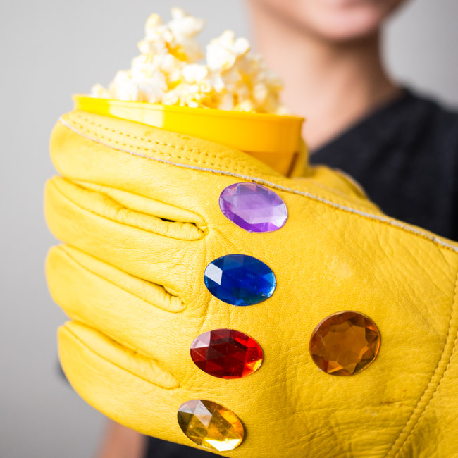 Perfect for your Avengers Infinity War Movie Night! Create these DIY Infinity Gauntlet Snack Cups for popcorn snacking fun! #InfinityWar